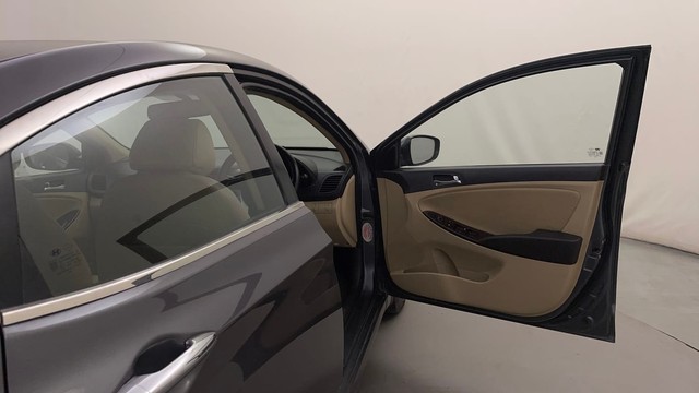 Second-hand 2013 Hyundai Verna 1.6 VTVT AT SX for sale in Mysore-16