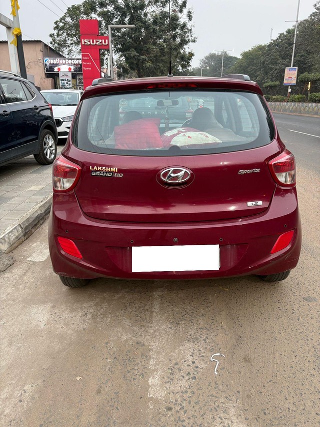 Second-hand 2016 Hyundai Grand i10 Sportz for sale in Rajahmundry-1