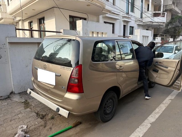 Second-hand 2006 Toyota Innova 2.5 G (Diesel) 7 Seater BS III for sale in Jaipur-1