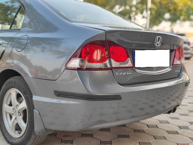 Second-hand 2010 Honda Civic 1.8 V MT for sale in Nashik-8
