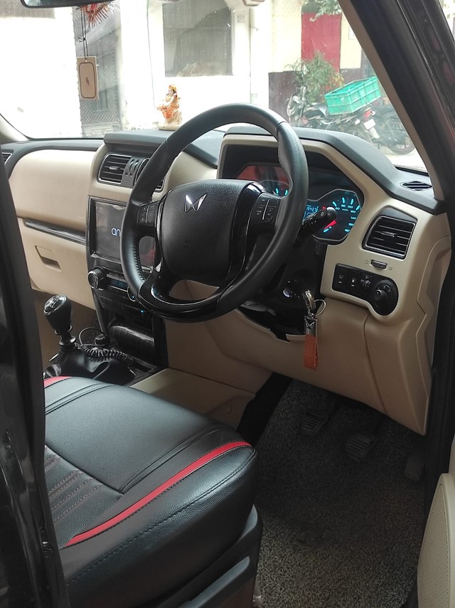 Second-hand 2024 Mahindra Scorpio S for sale in Lucknow-3