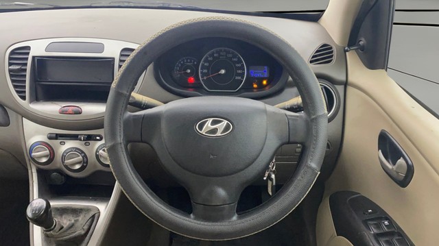 Hyundai i10 Magna 1.1L Second-hand 2014 Hyundai i10 Magna 1.1L for sale in Ahmedabad-0