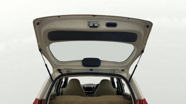 Hyundai i10 Magna 1.1L Second-hand 2014 Hyundai i10 Magna 1.1L for sale in Ahmedabad-2