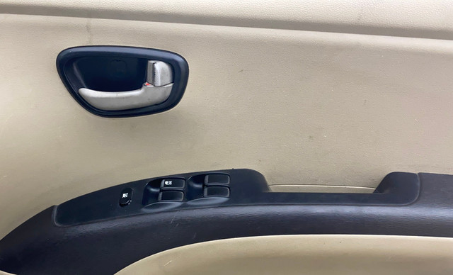 Hyundai i10 Magna 1.1L Second-hand 2014 Hyundai i10 Magna 1.1L for sale in Ahmedabad-1