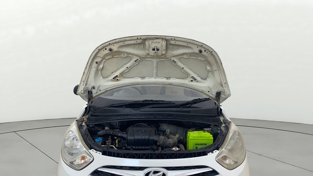 Hyundai i10 Magna 1.1L Second-hand 2014 Hyundai i10 Magna 1.1L for sale in Ahmedabad-19