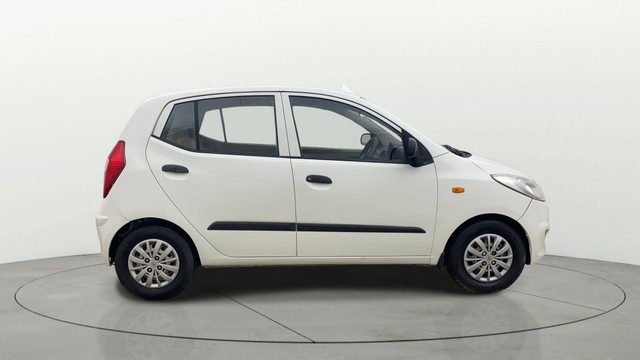 Hyundai i10 Magna 1.1L Second-hand 2014 Hyundai i10 Magna 1.1L for sale in Ahmedabad-12