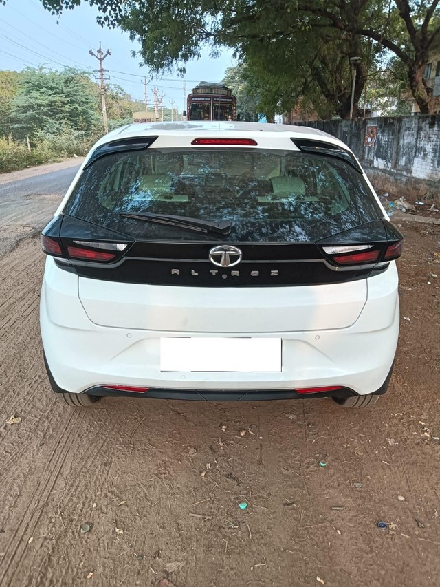 Second-hand 2023 Tata Altroz XZ Diesel for sale in Madurai-1