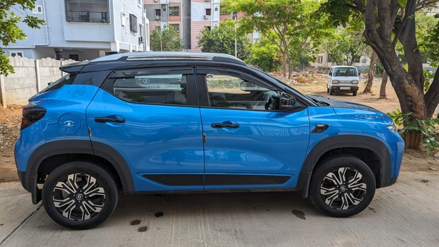 Second-hand 2023 Renault Kiger RXZ for sale in Pune-1