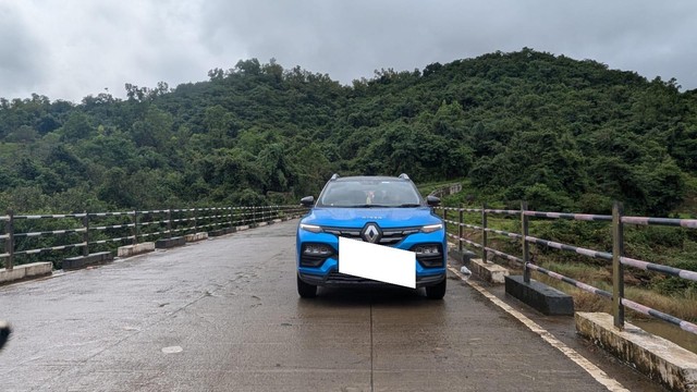 Second-hand 2023 Renault Kiger RXZ for sale in Pune-2