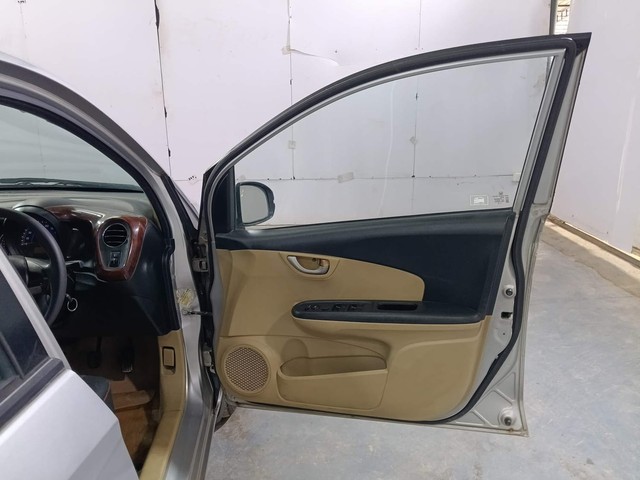 Second-hand 2015 Honda Amaze VX i-VTEC for sale in Kochi-16