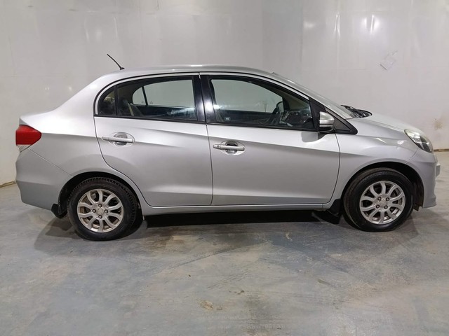 Second-hand 2015 Honda Amaze VX i-VTEC for sale in Kochi-2