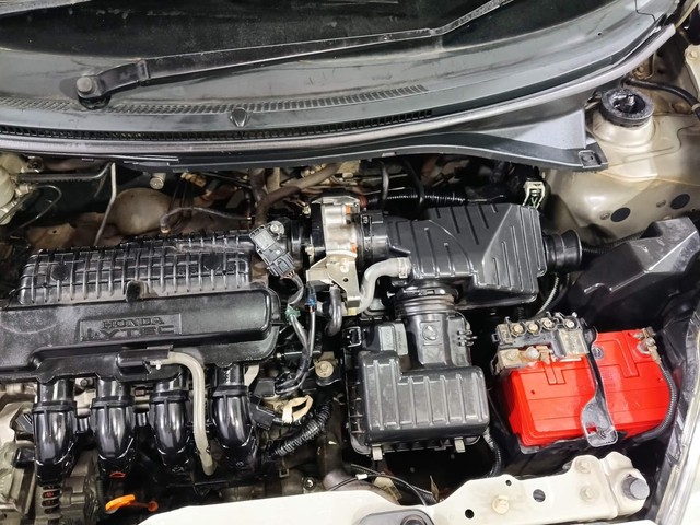 Second-hand 2015 Honda Amaze VX i-VTEC for sale in Kochi-24