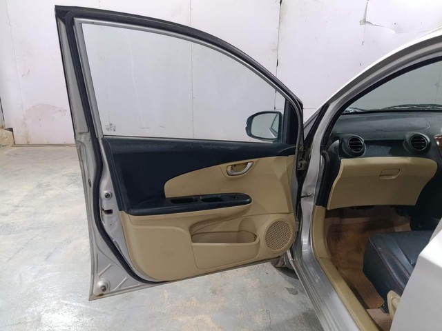 Second-hand 2015 Honda Amaze VX i-VTEC for sale in Kochi-28