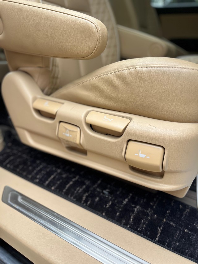 Second-hand 2022 Kia Carnival Limousine for sale in Mumbai-20