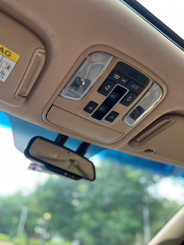 Second-hand 2022 Kia Carnival Limousine for sale in Mumbai-23