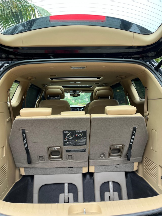 Second-hand 2022 Kia Carnival Limousine for sale in Mumbai-58