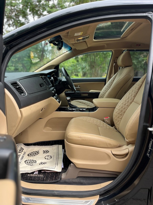 Second-hand 2022 Kia Carnival Limousine for sale in Mumbai-66