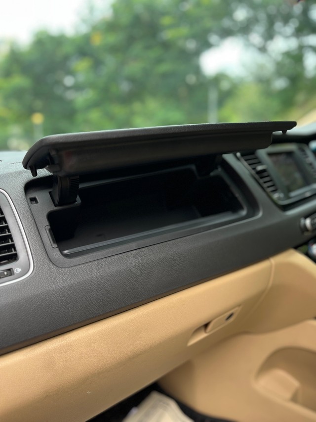 Second-hand 2022 Kia Carnival Limousine for sale in Mumbai-9