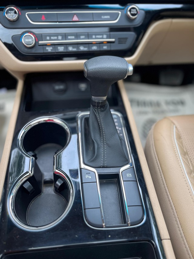 Second-hand 2022 Kia Carnival Limousine for sale in Mumbai-34