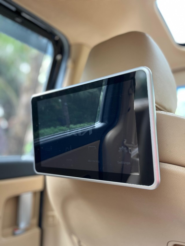 Second-hand 2022 Kia Carnival Limousine for sale in Mumbai-48