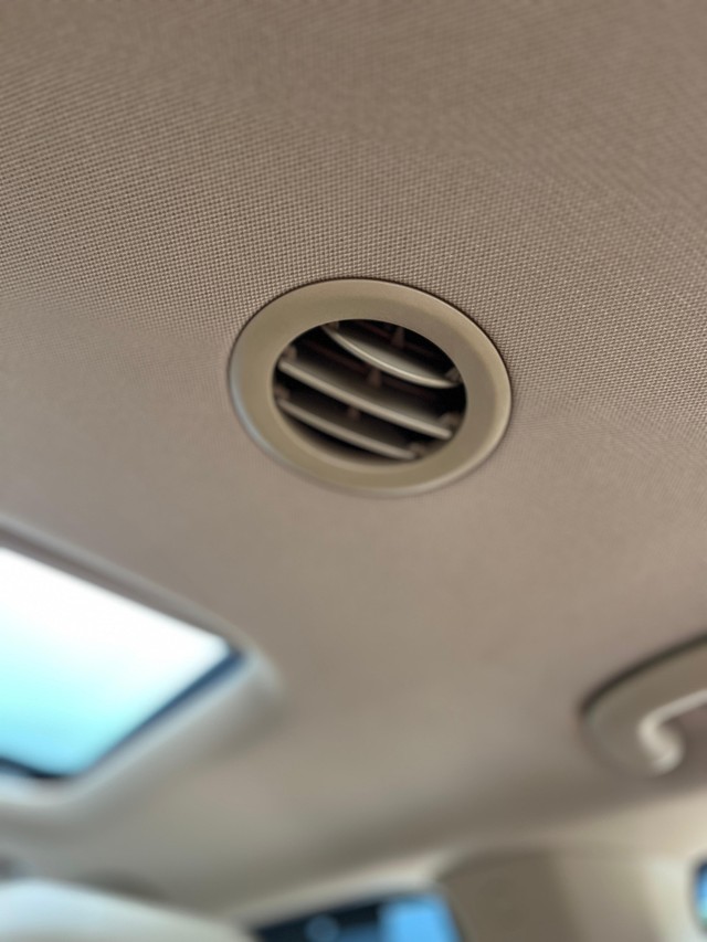 Second-hand 2022 Kia Carnival Limousine for sale in Mumbai-43