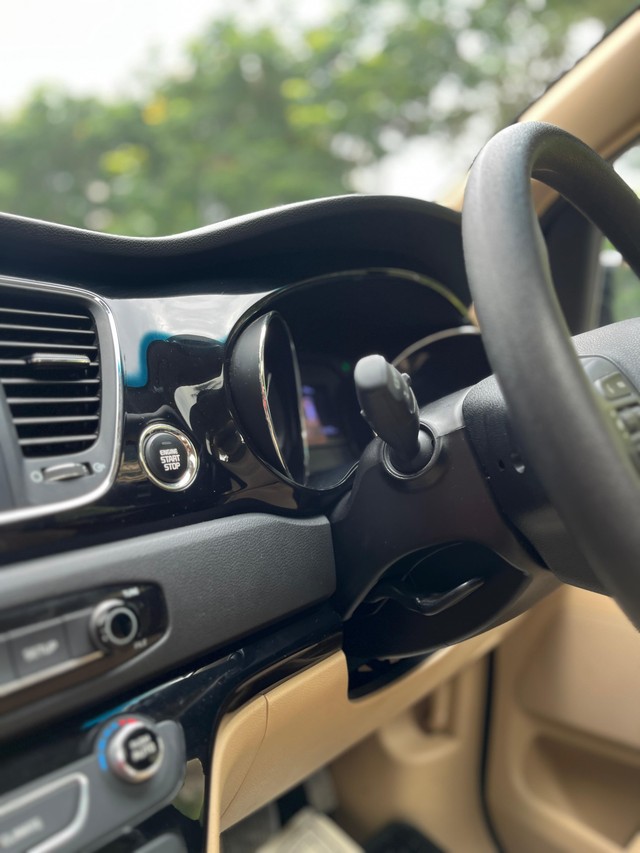 Second-hand 2022 Kia Carnival Limousine for sale in Mumbai-47