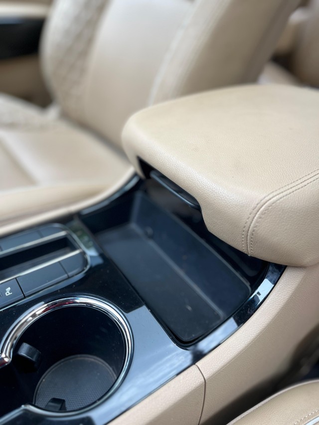 Second-hand 2022 Kia Carnival Limousine for sale in Mumbai-17