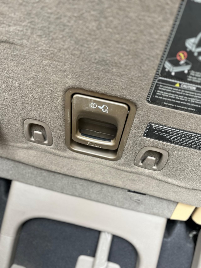 Second-hand 2022 Kia Carnival Limousine for sale in Mumbai-61