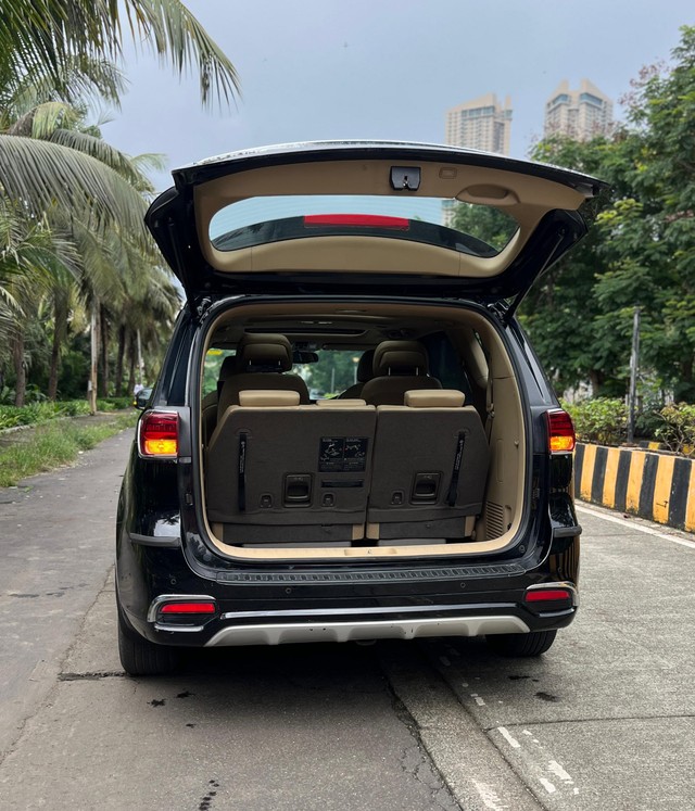 Second-hand 2022 Kia Carnival Limousine for sale in Mumbai-67
