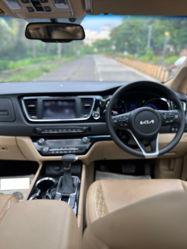 Second-hand 2022 Kia Carnival Limousine for sale in Mumbai-5
