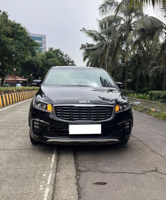 Second-hand 2022 Kia Carnival Limousine for sale in Mumbai-24