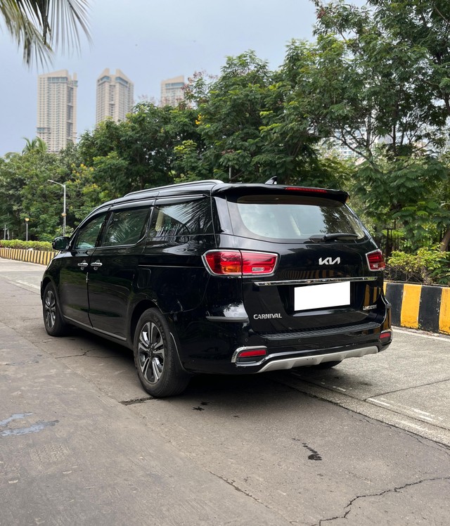 Second-hand 2022 Kia Carnival Limousine for sale in Mumbai-40