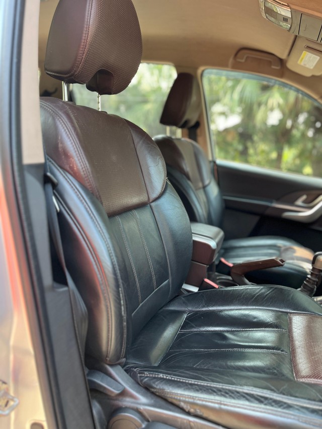 Second-hand 2014 Mahindra XUV500 W8 FWD for sale in Mumbai-5