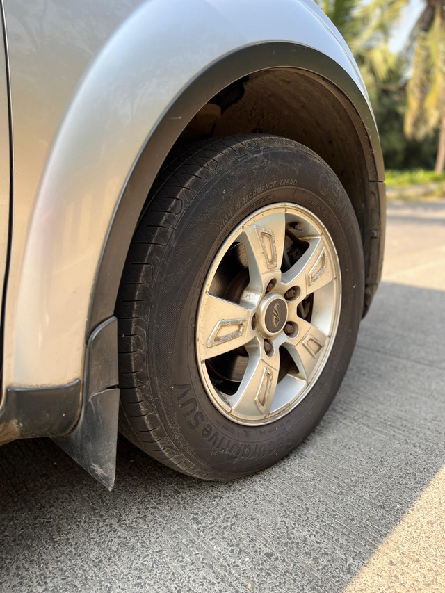 Second-hand 2014 Mahindra XUV500 W8 FWD for sale in Mumbai-6