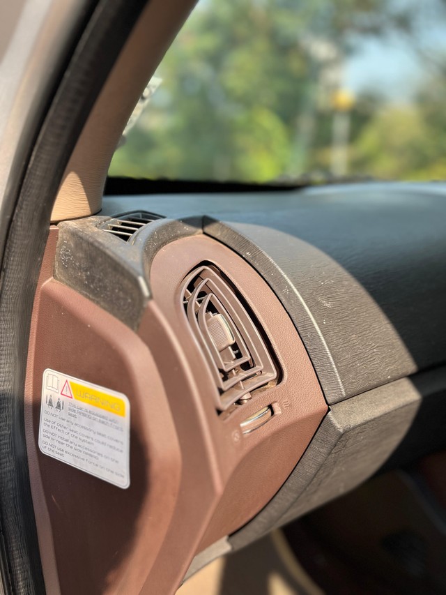 Second-hand 2014 Mahindra XUV500 W8 FWD for sale in Mumbai-30