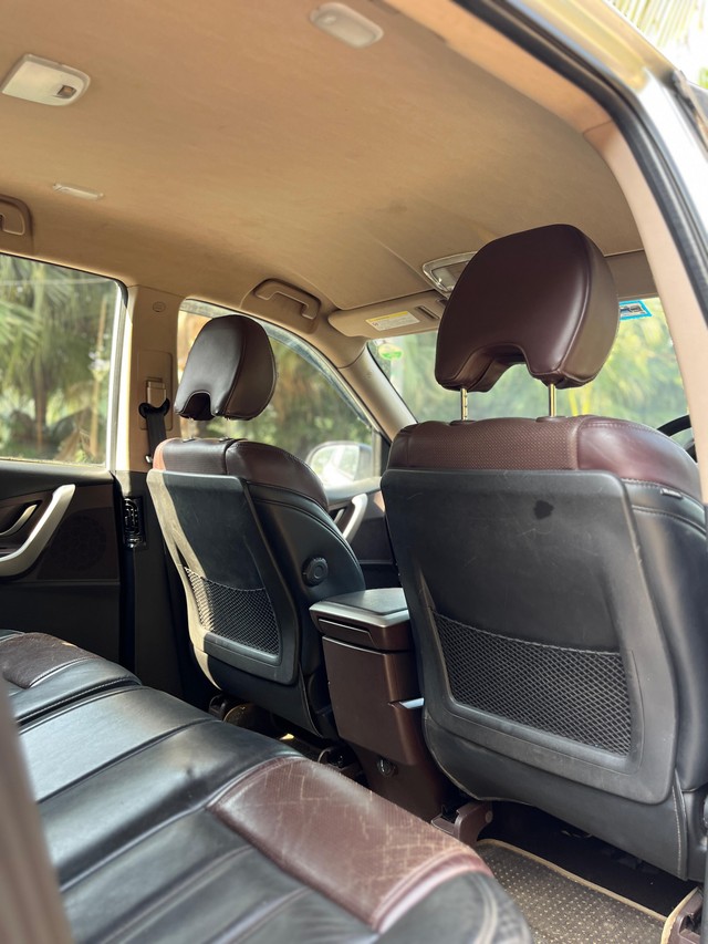 Second-hand 2014 Mahindra XUV500 W8 FWD for sale in Mumbai-12