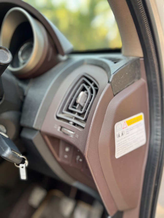 Second-hand 2014 Mahindra XUV500 W8 FWD for sale in Mumbai-17