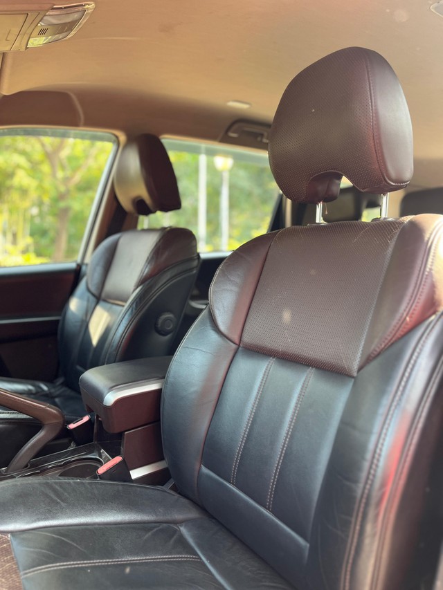 Second-hand 2014 Mahindra XUV500 W8 FWD for sale in Mumbai-40