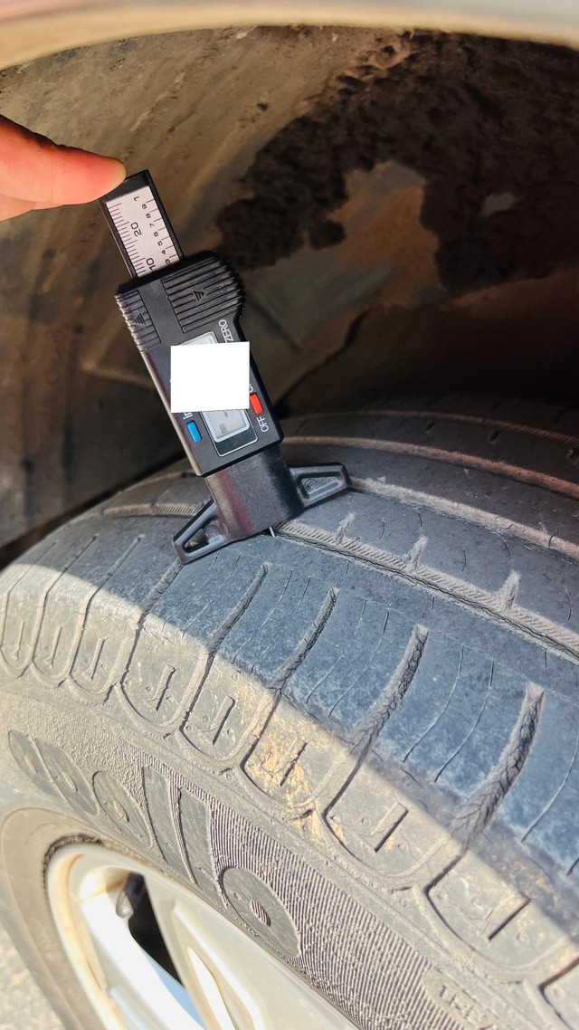 Second-hand 2014 Mahindra XUV500 W8 FWD for sale in Mumbai-18