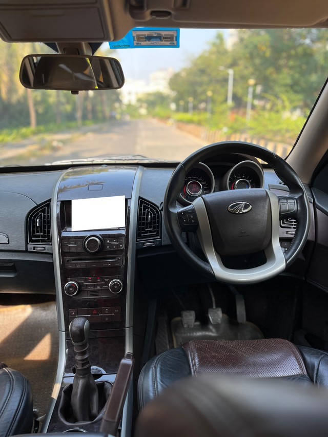 Second-hand 2014 Mahindra XUV500 W8 FWD for sale in Mumbai-10