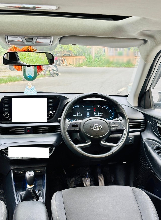 Second-hand 2023 Hyundai i20 Asta Opt for sale in New Delhi-14