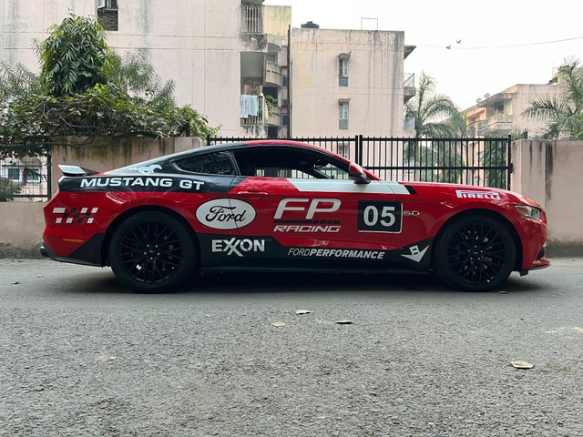 Second-hand 2017 Ford Mustang V8 for sale in New Delhi-7