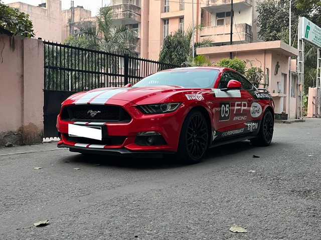 Second-hand 2017 Ford Mustang V8 for sale in New Delhi-8