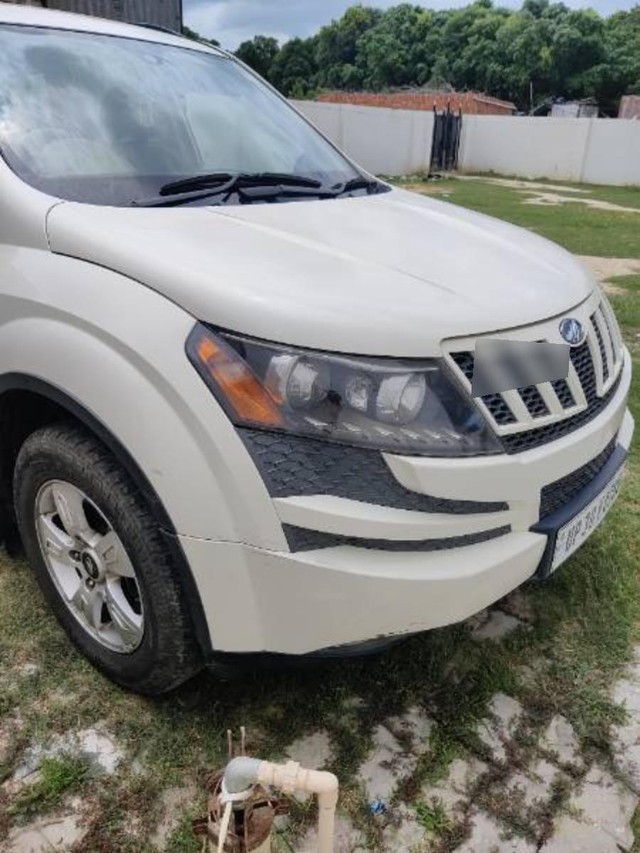 Second-hand 2013 Mahindra XUV500 W8 FWD for sale in Hardoi-4