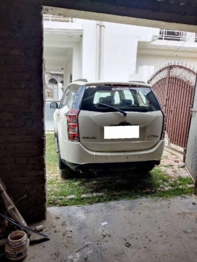 Second-hand 2013 Mahindra XUV500 W8 FWD for sale in Hardoi-1