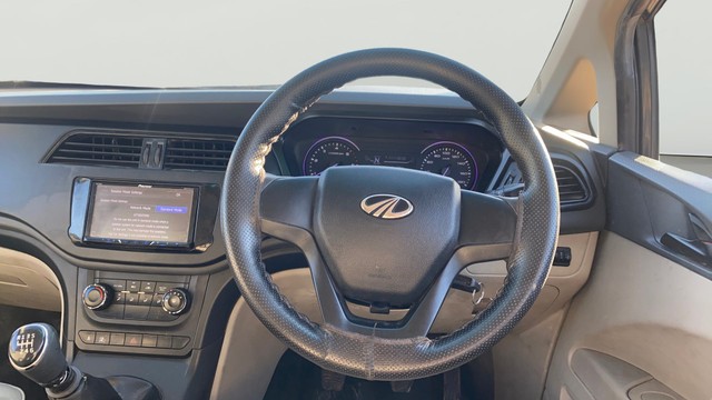 Second-hand 2019 Mahindra Marazzo M2 BSIV for sale in Ahmedabad-12