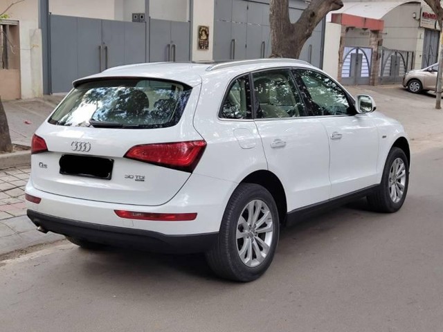 Second-hand 2015 Audi Q5 30 TDI quattro Premium Plus for sale in Bangalore-6