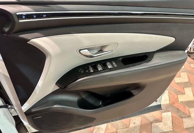 Second-hand 2023 Hyundai Tucson Signature Diesel 4WD AT for sale in Madurai-8