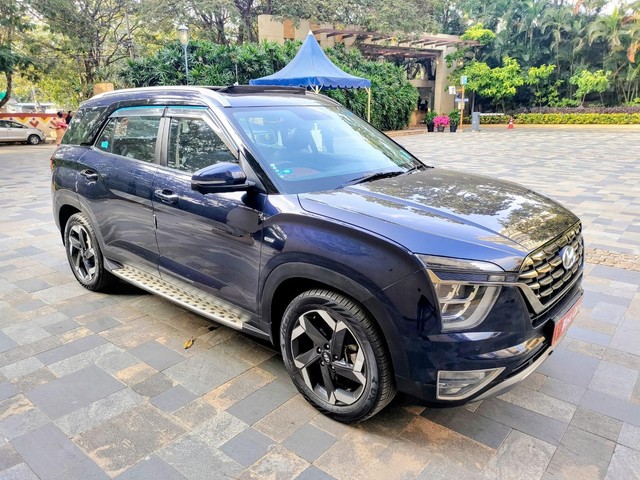 Second-hand 2023 Hyundai Alcazar Signature for sale in Bangalore-9