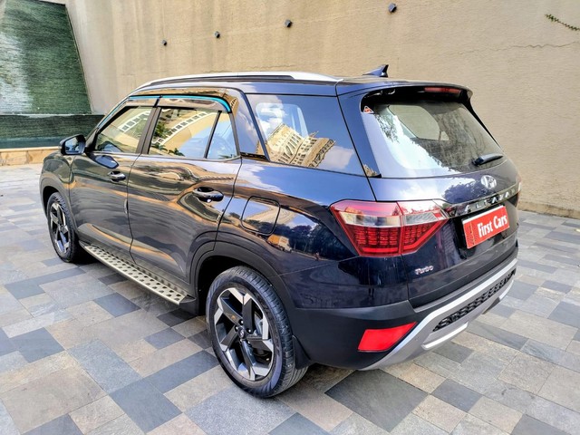 Second-hand 2023 Hyundai Alcazar Signature for sale in Bangalore-3